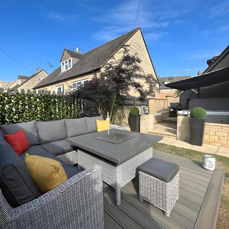 Luxurious 4 Bedroom Home In The Heart Of The Cotswolds With Hot Tub! Stow-on-the-Wold المظهر الخارجي الصورة