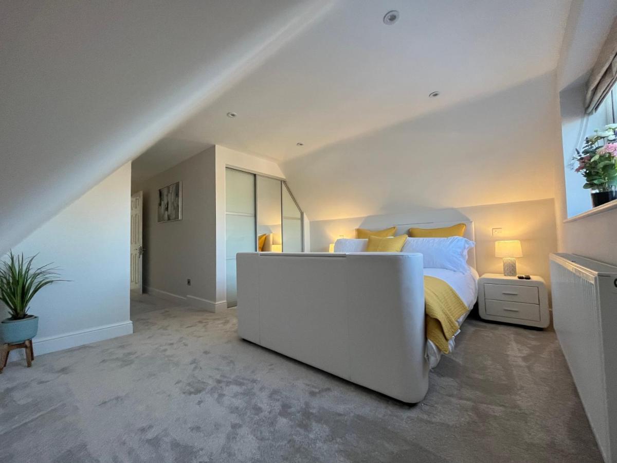 Luxurious 4 Bedroom Home In The Heart Of The Cotswolds With Hot Tub! Stow-on-the-Wold المظهر الخارجي الصورة