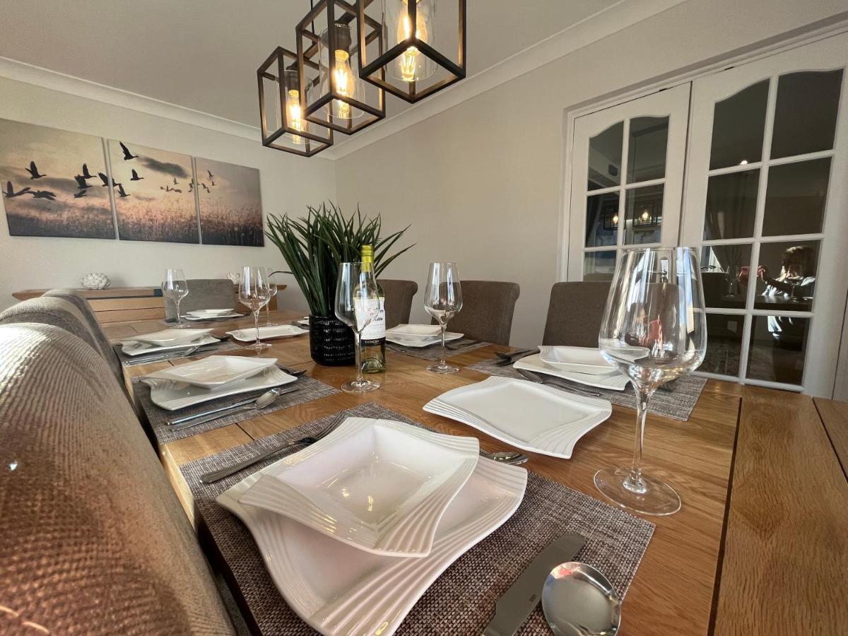 Luxurious 4 Bedroom Home In The Heart Of The Cotswolds With Hot Tub! Stow-on-the-Wold المظهر الخارجي الصورة