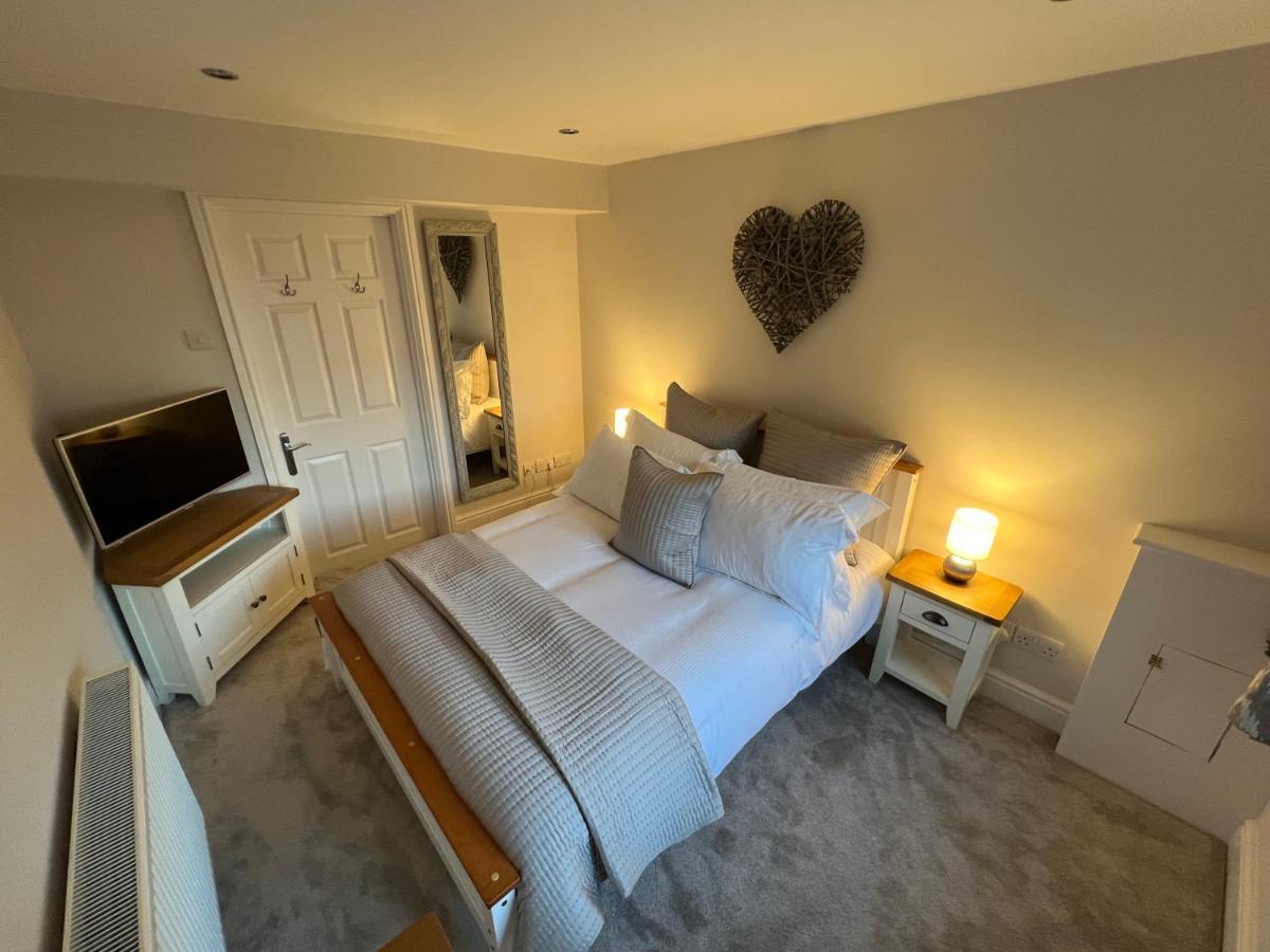 Luxurious 4 Bedroom Home In The Heart Of The Cotswolds With Hot Tub! Stow-on-the-Wold المظهر الخارجي الصورة