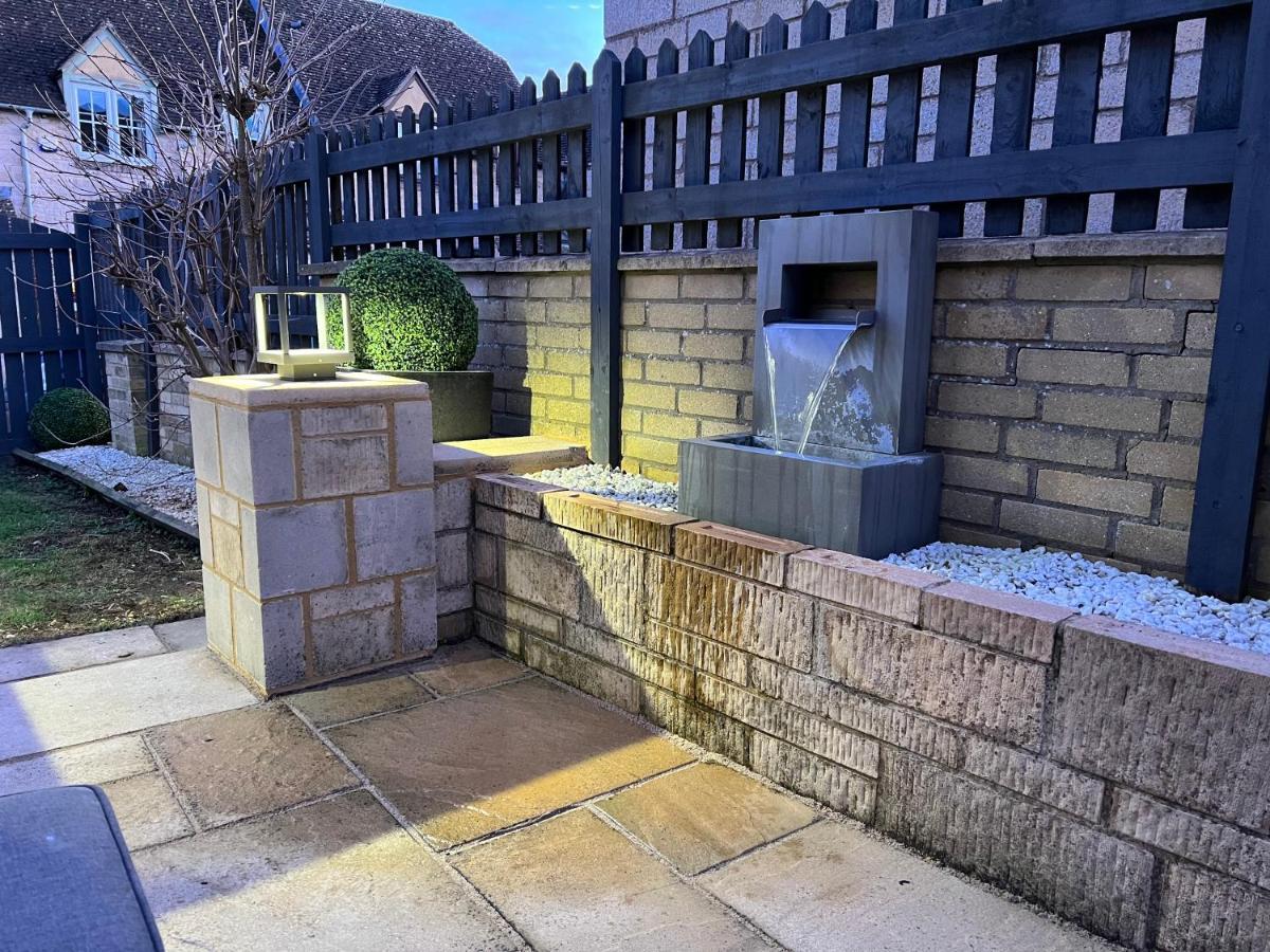Luxurious 4 Bedroom Home In The Heart Of The Cotswolds With Hot Tub! Stow-on-the-Wold المظهر الخارجي الصورة